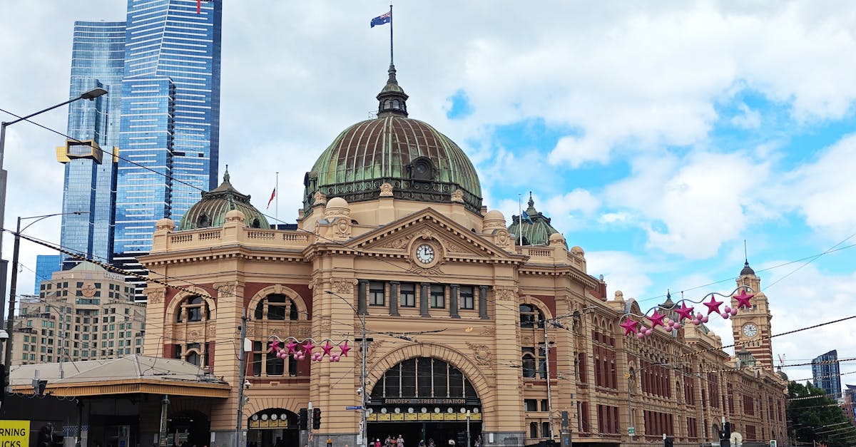 Flinders Street Station — Melbourne's central rail hub