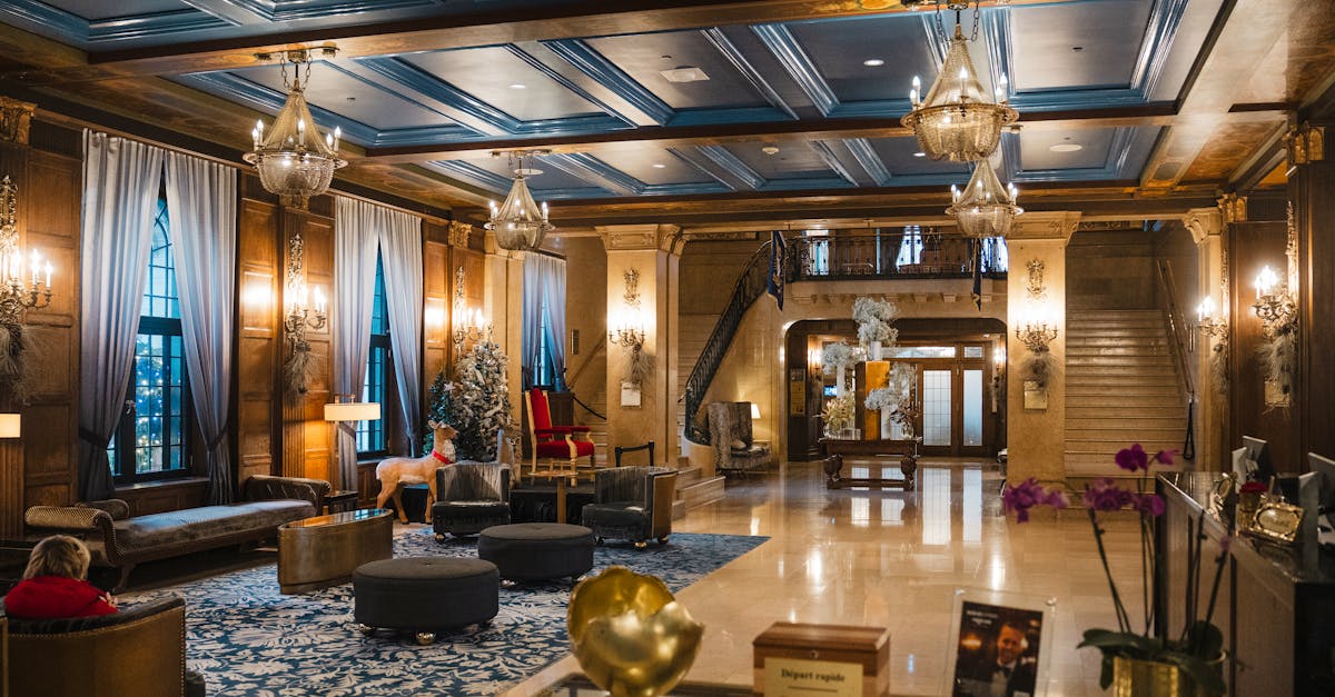 Luxury hotels in Melbourne — 5-star lobby elegance