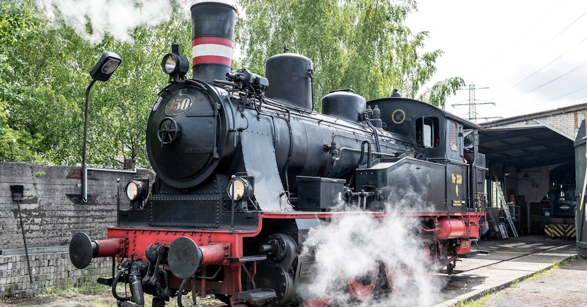 Puffing Billy heritage steam train through the Dandenongs