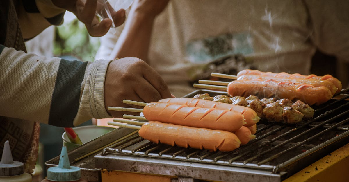 Cheap eats in Melbourne hero — affordable global food