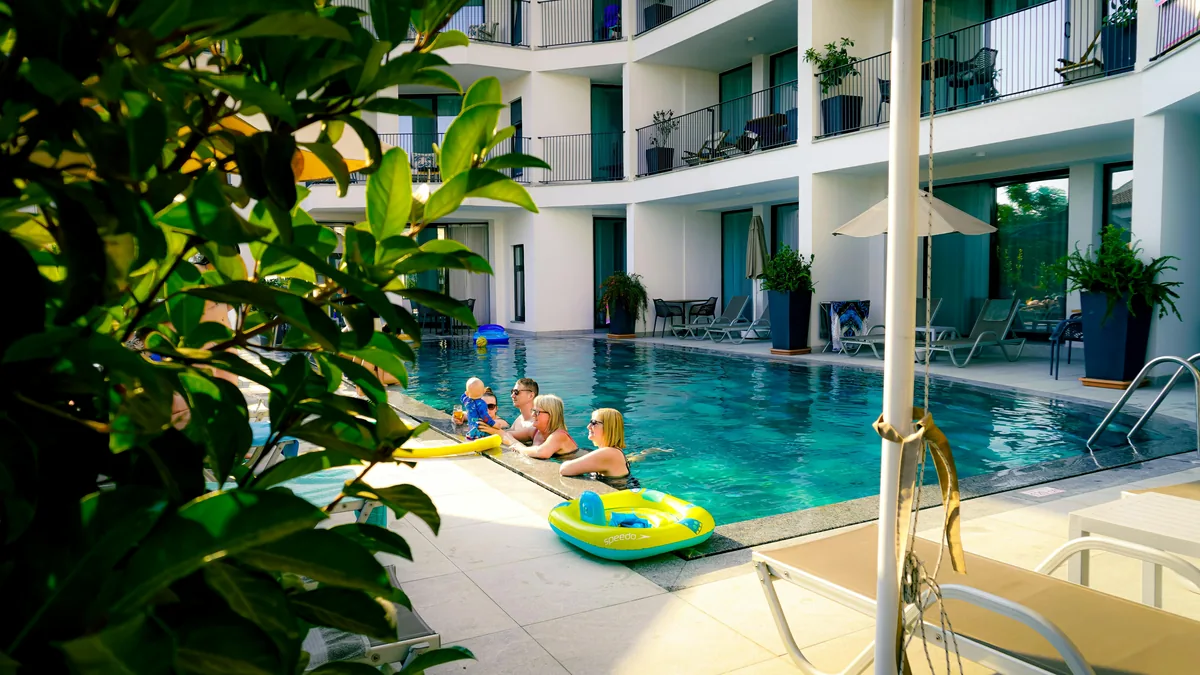 A hotel swimming pool popular with families in Melbourne