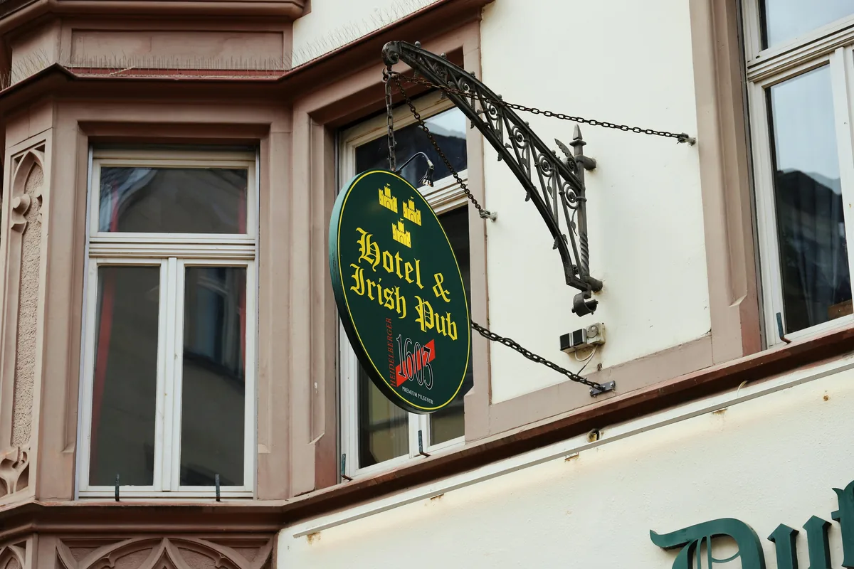 A historic pub in Melbourne offering accommodation upstairs